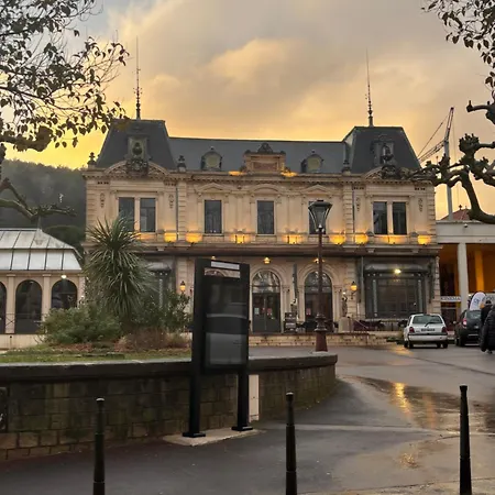 Rose * لامالو-ليه-بان